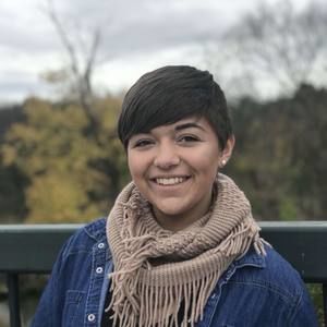 Meet your Posher, Mia